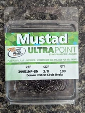 Mustad 39951BLN-30 Ultra Point - Size 3/0 - Circle Hooks 1X Fine Black Nickel