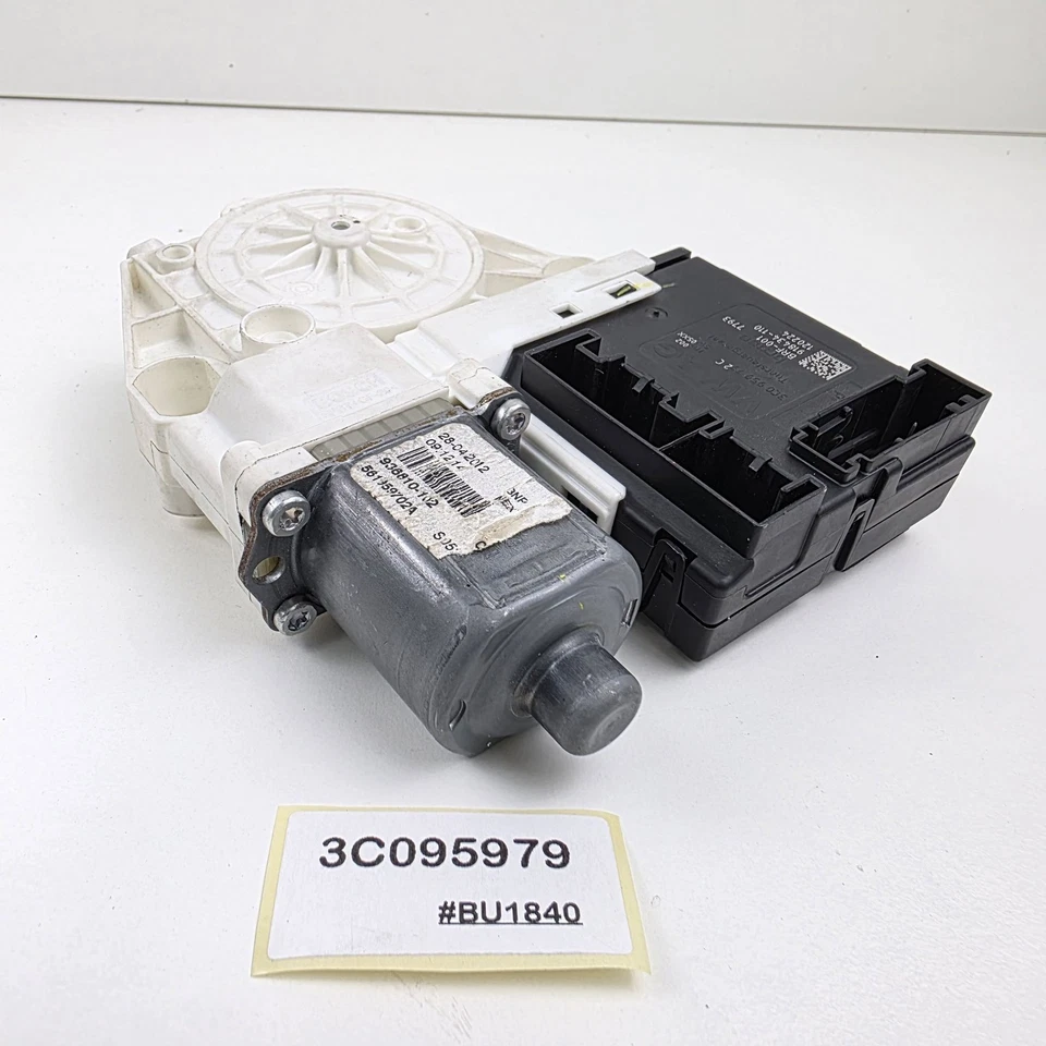 Мотор регулятора окна передней двери 2011-2014 Volkswagen Passat B7 3C095979 - Изображение 3 из 4