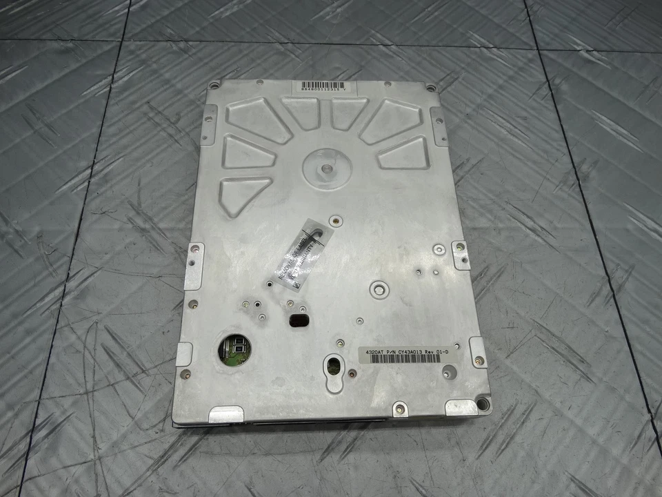 Quantum Bigfoot CY43A013 5.25 Series 4320AT Rev 01-D 4.3 GB IDE Hard Drive - Image 2 of 4