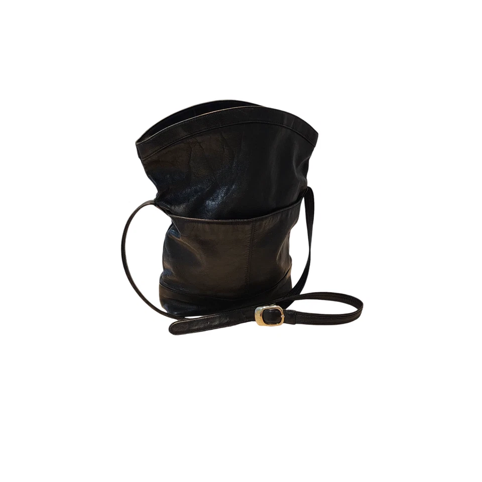 Bolso bandolera vintage MONET de cuero negro con tapa plegable Foto 4 de 4