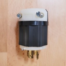 Leviton 2411, 3-Pole 4 Wire Grounding Locking Plug