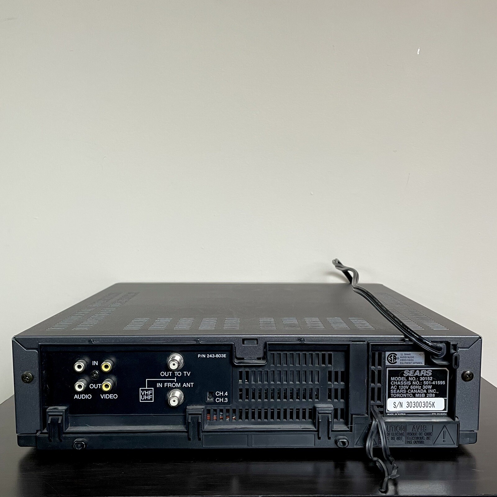 Sears VHS HQ VCR DA 4Head 30152 VCR Player/Recorder Turns On *Eats