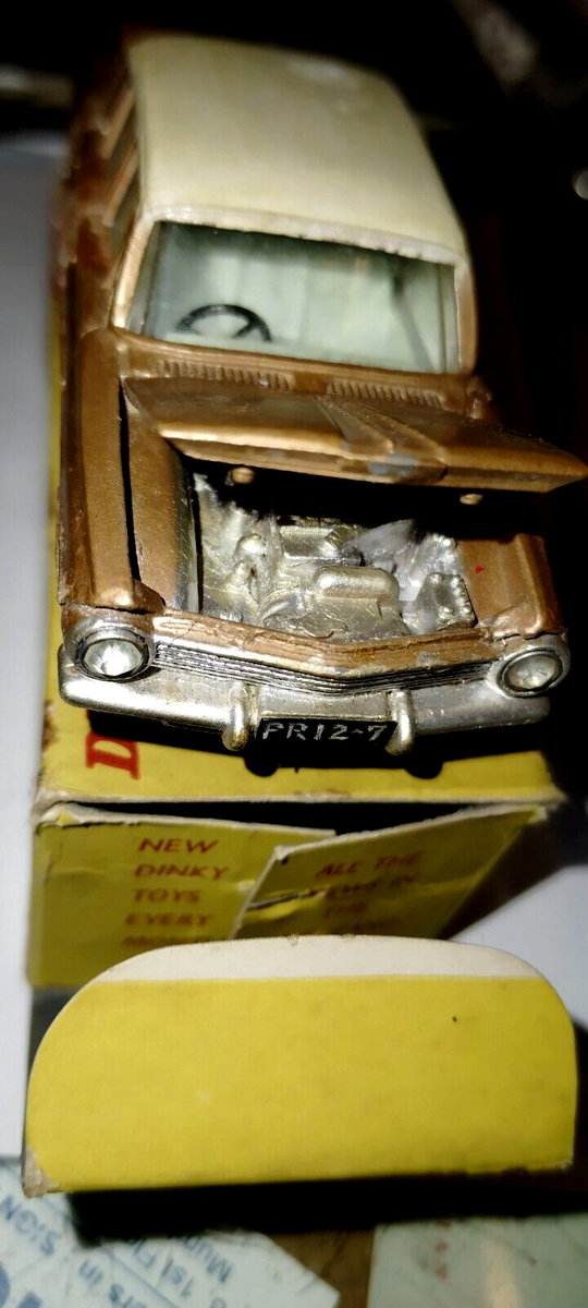 VINTAGE CAST IRON 196 HOLDEN SPECIAL SEDAN DINKY SUPERTOYS ENGLAND