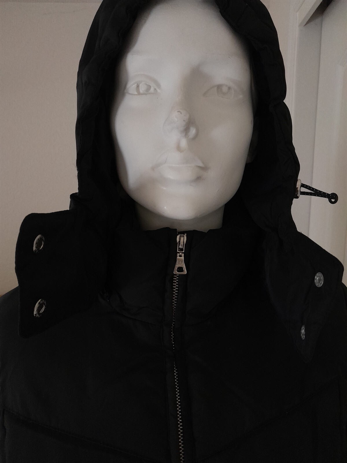 Tommy Hilfiger ladies black down jacket with hood Excellent! Size medium image 9