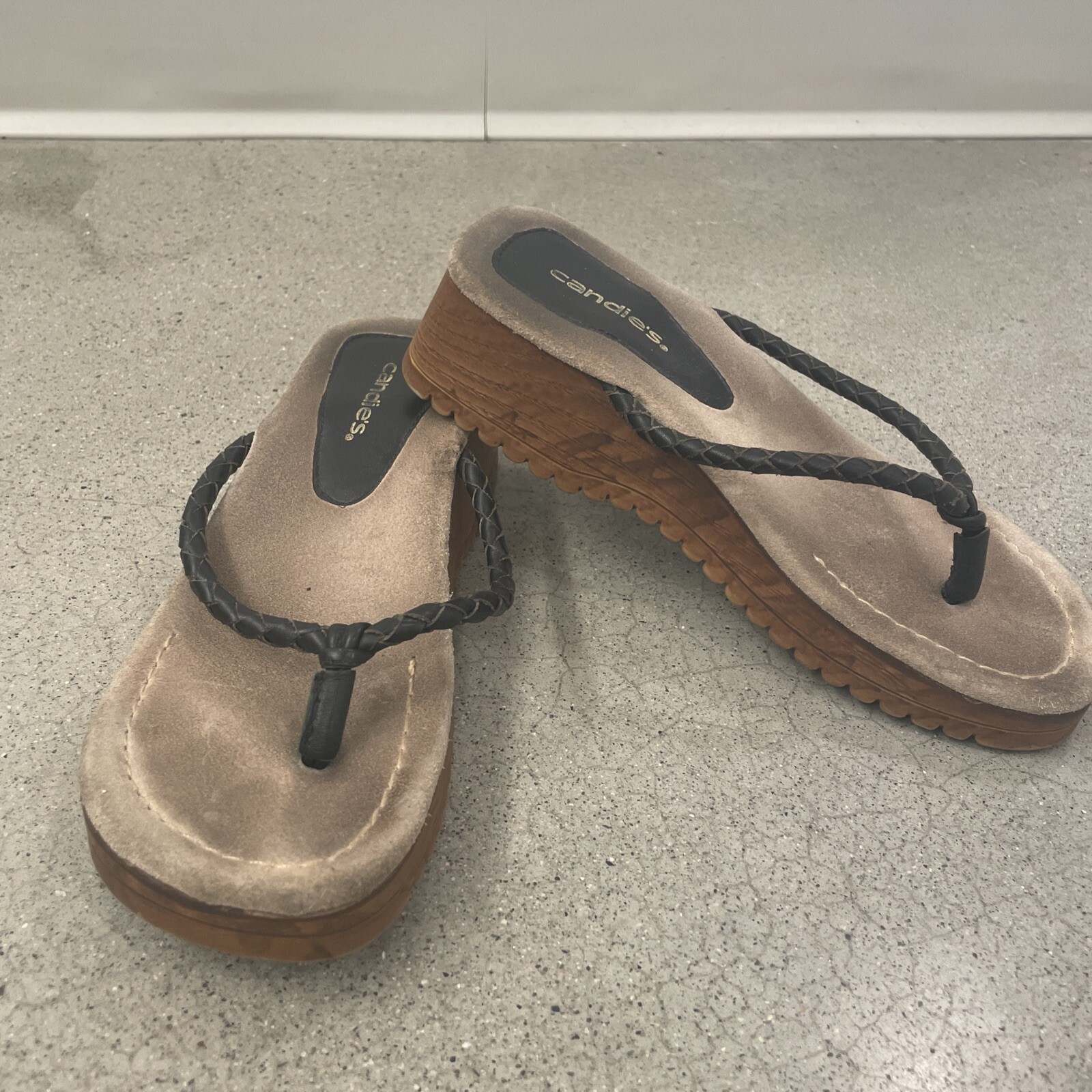 candies wooden heels