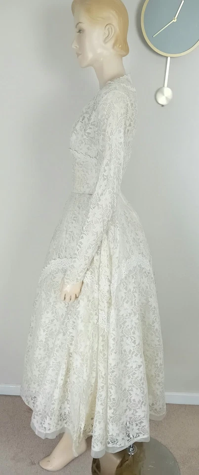 VINTAGE ANTIQUE MID CENTURY 50S IVORY WHITE EMBROIDERED LACE WEDDING DRESS 8 10 - Image 4 of 4