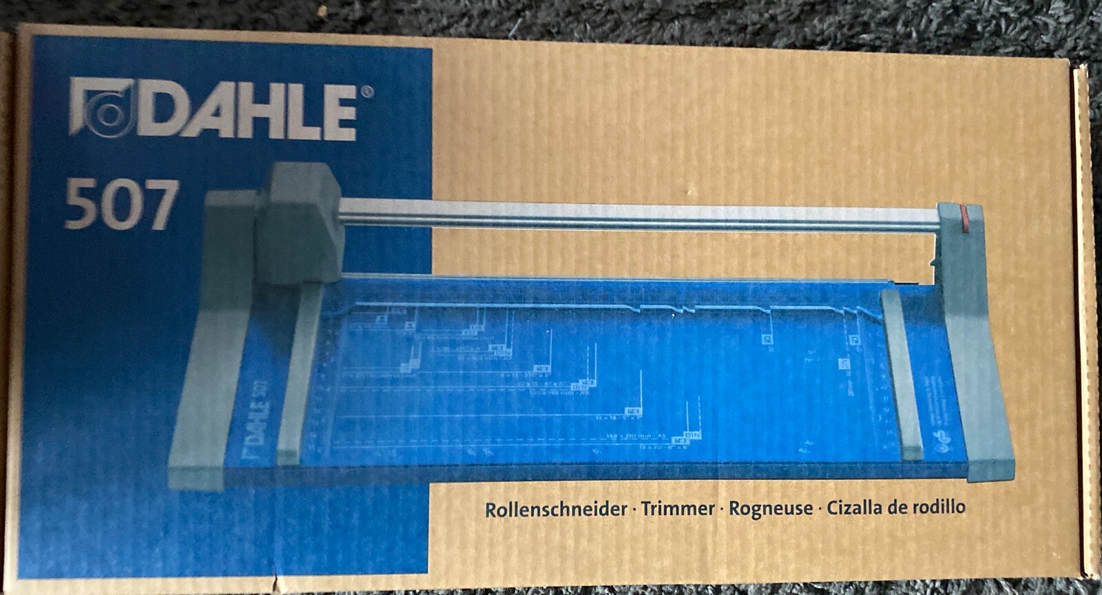Dahle 507 A4 Self-Sharpening Paper Trimmer Guillotine with Safety Cutting