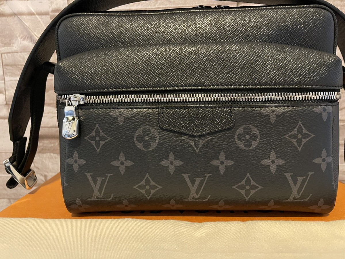 LOUIS VUITTON LOUIS VUITTON Outdoor PM Messenger bag M30233 Damier canvas  Black Used mens LV M30233