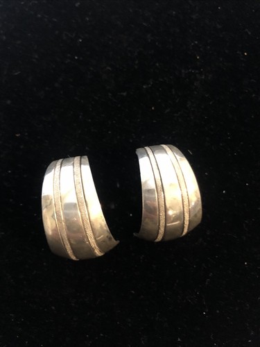 Navajo Artist H&V Thompson Sterling Sliver Hoops.