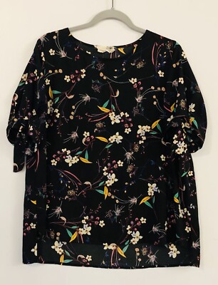 Everleigh Blouse Women's M Black Floral Short Sleeve Flowy Tie Sleeves Pullover
