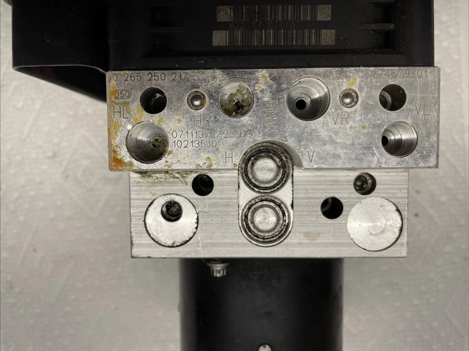 GENUINE OEM 2008 2009 2010 BMW 528XI 535XI ABS Brake Pump Module 6774679-01 Foto 2 de 4