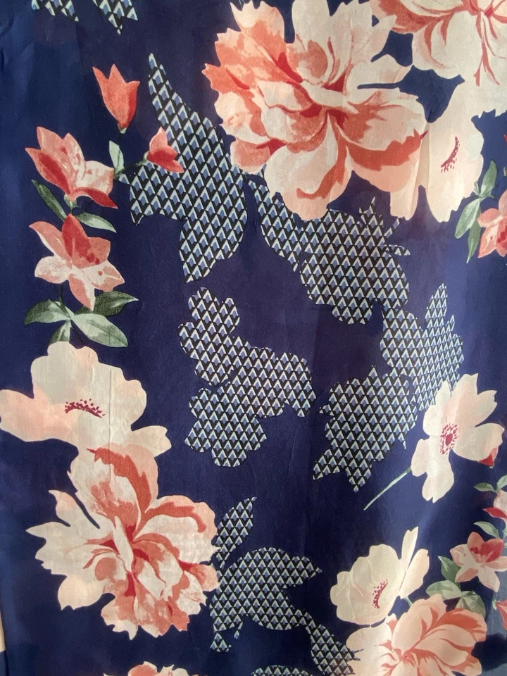 VINCE CAMUTE Blue Floral Silk Women’s Scarf   72"/17" Good Con - Image 2 of 3