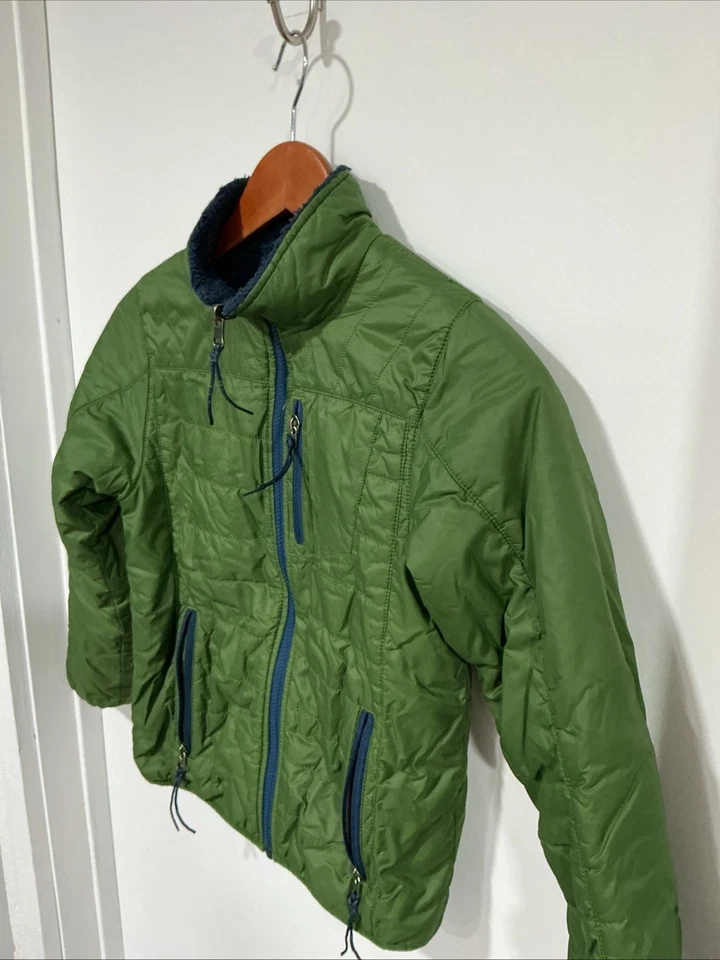 L.L. Chaqueta Forrada de Vellón Reversible Acolchada Bean, Niños S 8, Verde Azul Marino Foto 2 de 4