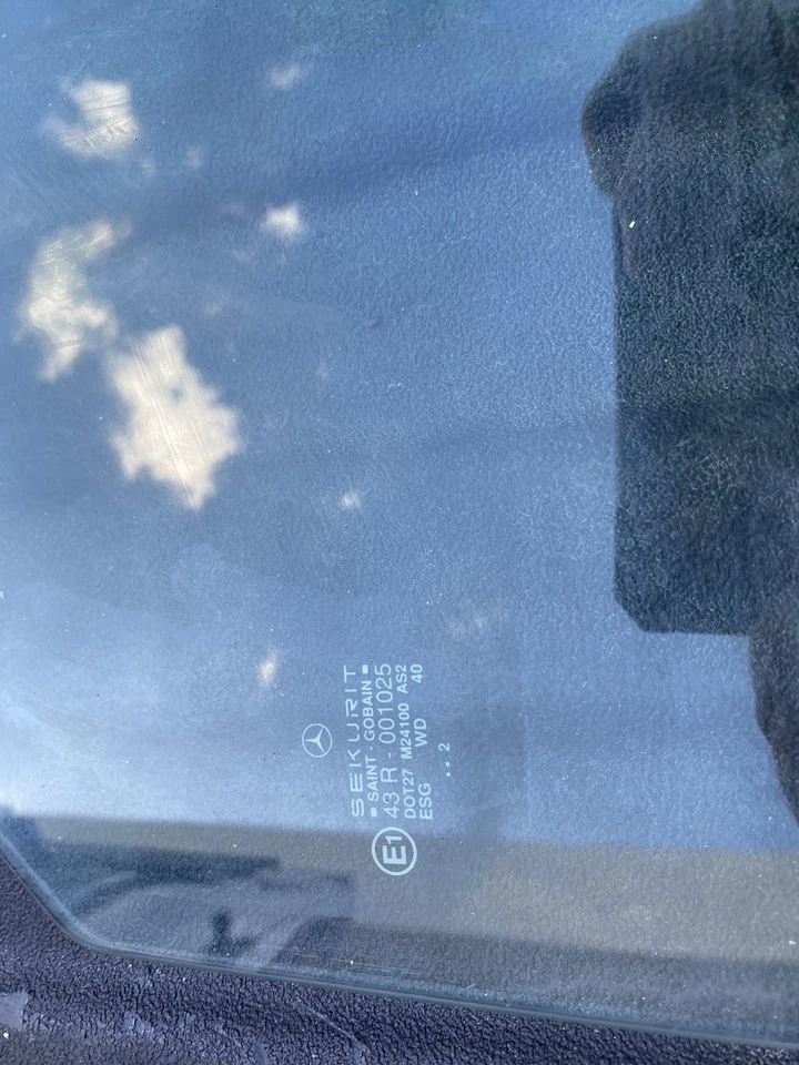 1972 - 89 Mercedes Benz R107 450SL 380SL 560SL LH porta vidro original do fabricante - Imagem 2 de 2