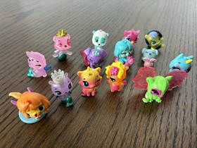 Hatchimals Colleggtibles Mini Figures Lot Of 16 Mixed Lot