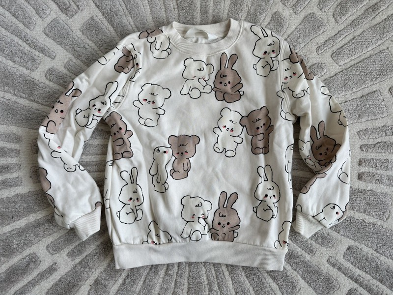H&M Girls Crew Neck Pullover Sweatshirt Off-White Bears Bunnies Cutie Size 8/10