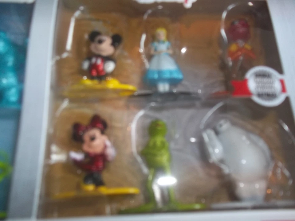 10 Metalfigs Walt Disney Pixar Pack Mini Figura de Metal Fundido Mickey Kermit NOVO - Imagem 3 de 3