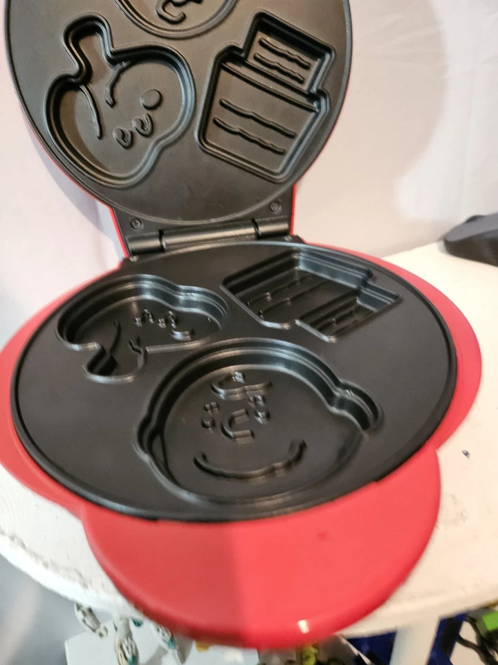 Panqueca Peanuts Charlie Brown Snoopy Intertek Smart Planet WM-6S Funciona OEM - Imagem 2 de 4