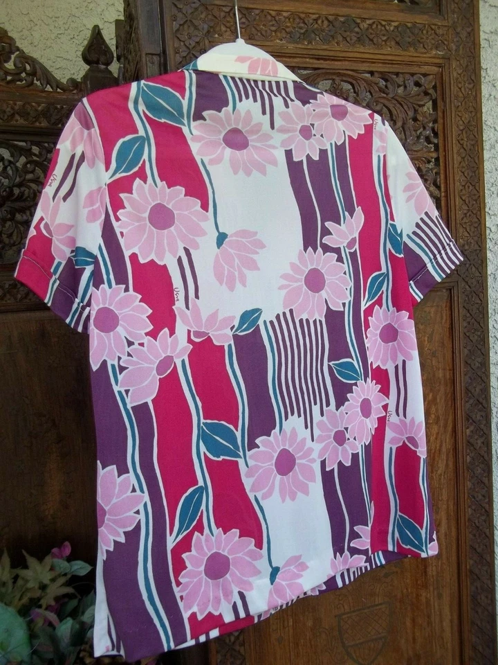 Vintage Vera Lady Bug Flower Power Button Down Jersey Top Pink Purple 70's era M - Image 4 of 4