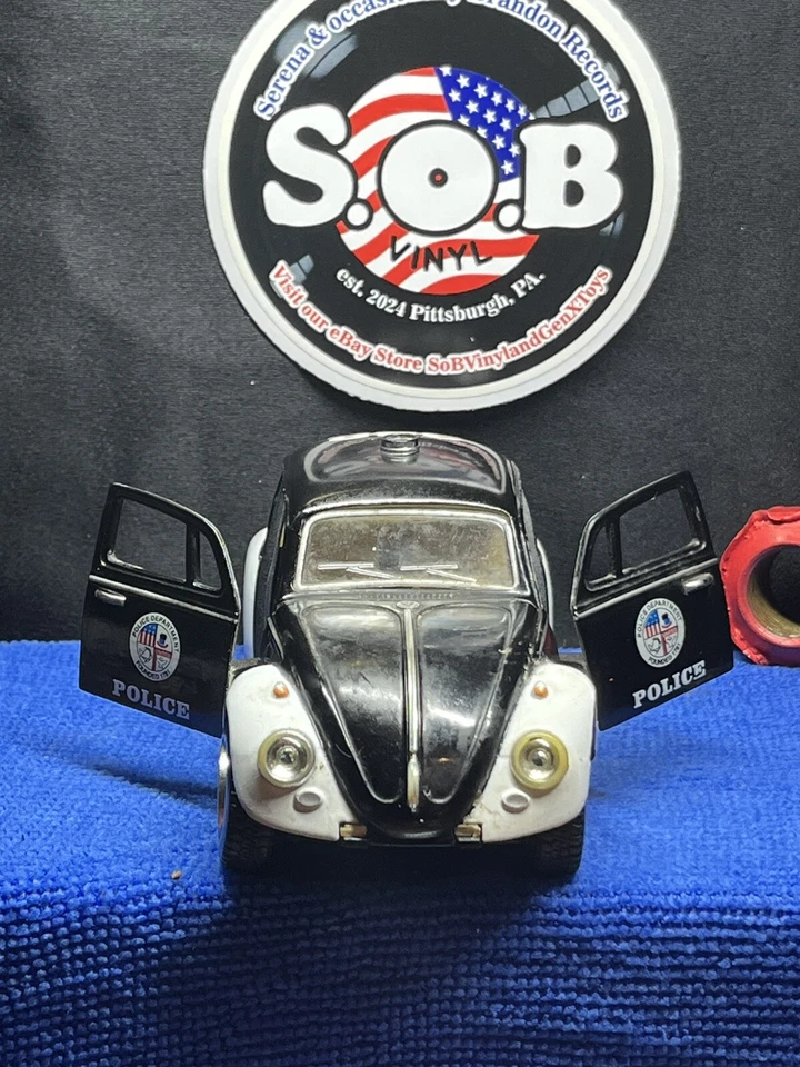 Volkswagen Classic Beetle Police 1967 Kinsmart Friction diecast 1:32 excelente estado Foto 2 de 4