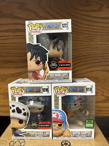 Funko Pop! Vinyl: One Piece Trafalgar Law (Glow Chase) #1016 Bundle