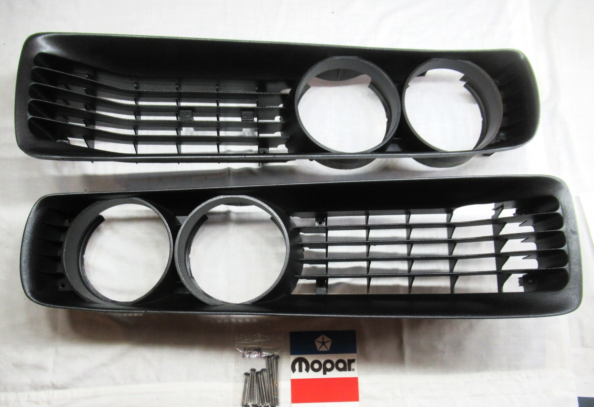 グリル　71-72ダッジチャージャー用　 オートメタルダイレクト100-2671 1972 72 Dodge Charger Rallye original grille set black with screws
