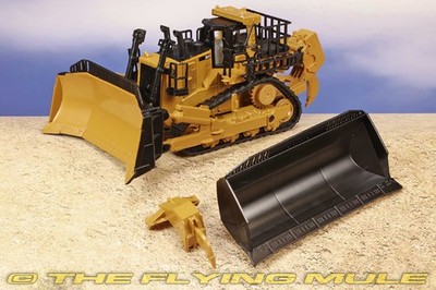 Diecast Masters 1:64 D11 Bulldozer w/2 Blades and Rear Rippers