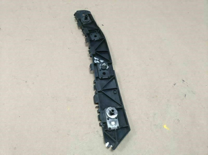 ТКАНЬ КРОНШТЕЙНА ДЕРЖАТЕЛЯ БАМПЕРА СО СТОРОНЫ ЗАДНЕГО ЛЕВОГО ВОДИТЕЛЯ FORD ESCAPE SE 2013-2018 - Изображение 4 из 4