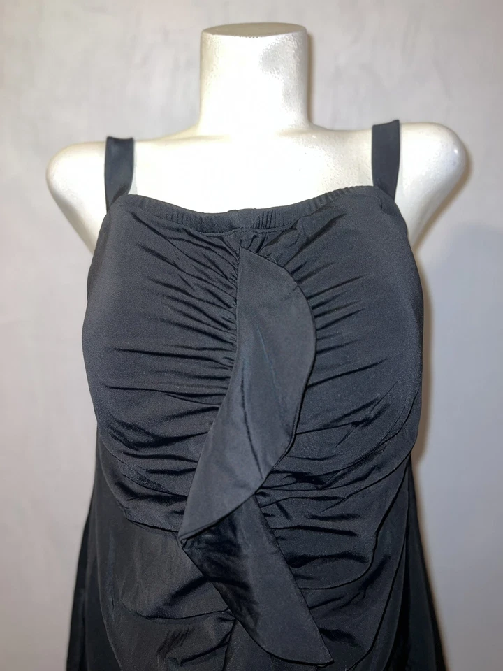 Nuevo Traje de baño AVENUE para mujer talla 22 negro con volantes Traje de baño Vestido Nuevo con etiquetas Foto 2 de 4