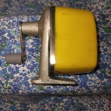 APSCO Midget VINTAGE Mechanical Pencil Sharpener YELLOW Made In USA