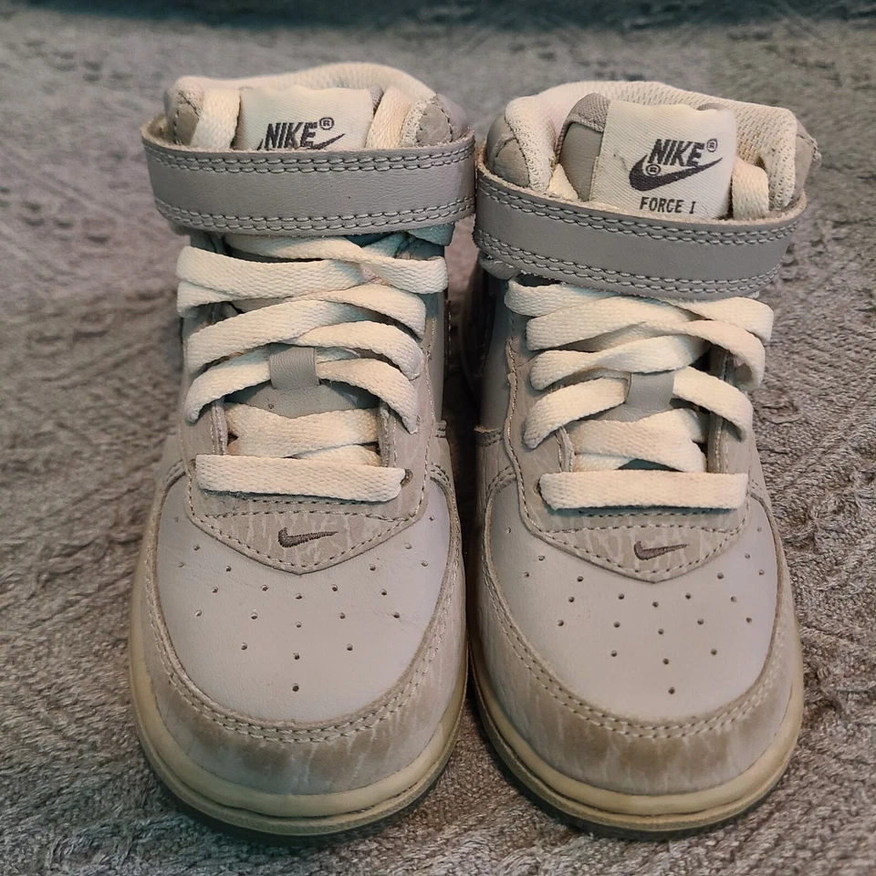 Zapatos de colección Nike Air Force Baby 1 gris medio para niños pequeños estampado de elefantes 2009 talla 7C Foto 2 de 4