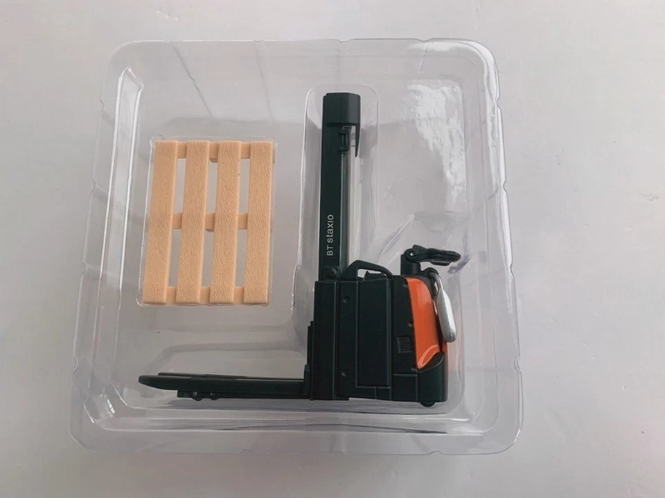 Carretilla elevadora eléctrica escala 1/24 BT Staxio SPE160L vehículo modelo diecast Foto 4 de 4