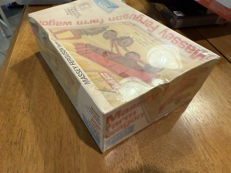 Vintage ERTL Model Kit Massey Ferguson Farm Wagon Factory Sealed Kit #8008 - Image 3 of 4