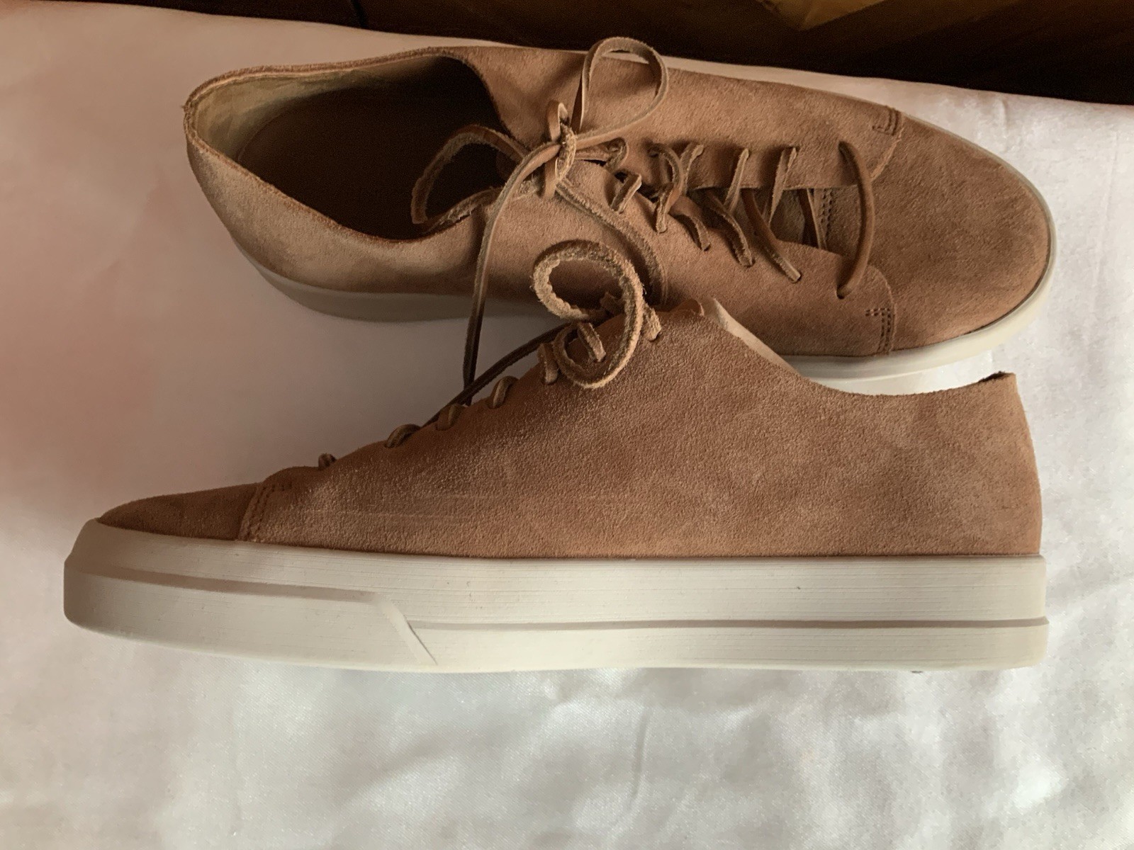 Vince Men’s Suede Low Top Sneakers Tan Brown Size 10 M