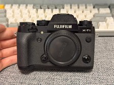 Fujifilm Fuji X-T1 XT1 Mirrorless Digital Cam Body Only w/Accessories English