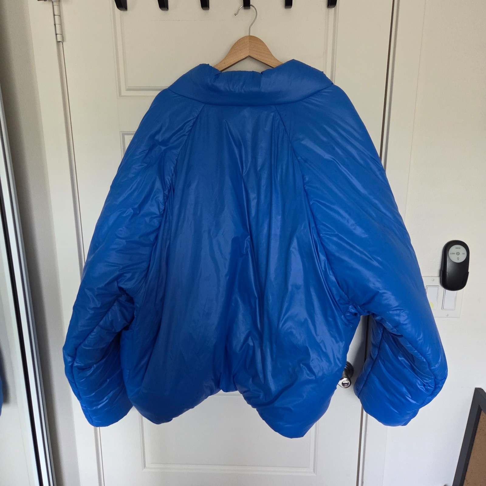 Yeezy x Gap Round Blue Puffer Jacket YZY Size XL - second product detail image