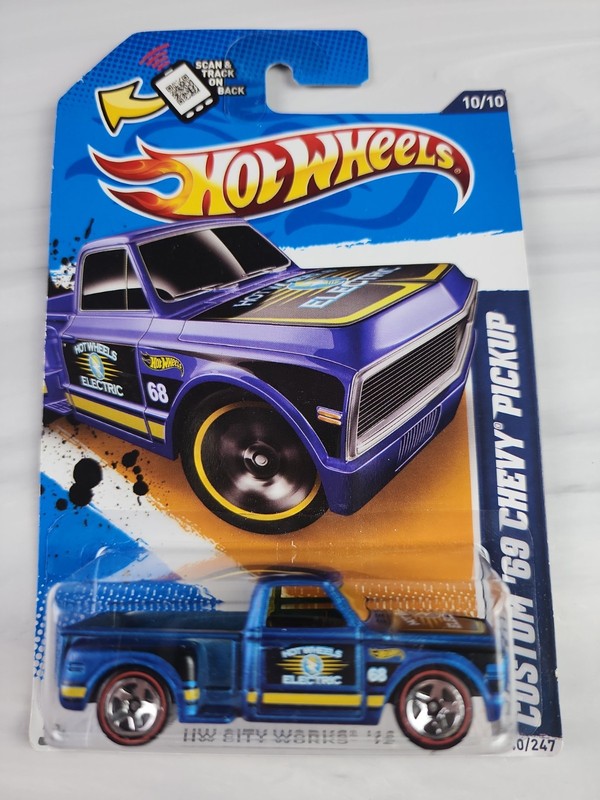 2012 HotWheels Walmart Exclusive 1969 Chevy Stepside Pickup Redline, Square Body