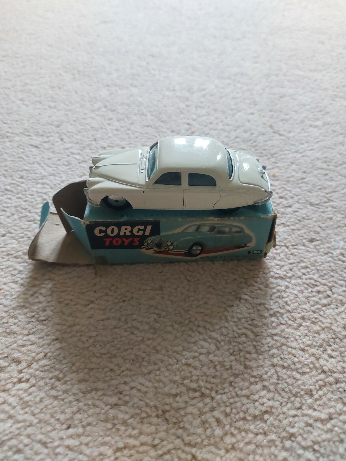 Corgi 208, Jaguar Saloon - Free Price Guide & Review