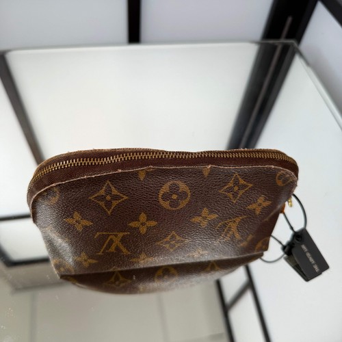 Louis Vuitton Monogram Pochette Cosmetics Bag - Picture 6 of 9