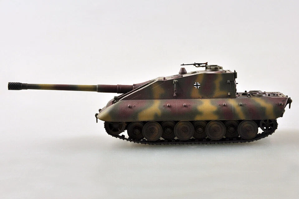 Easy Model 1/72 German Jagdpanzer E-100 Heavy Tank Plastic Finished Model #35122 - Image 3 of 4