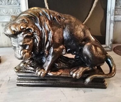 GROSSE KAMIN SCHREIBTISCH STATUE LÖWE FIGUR GUSSEISEN ANTIK BRONZE PATINIERT NEU