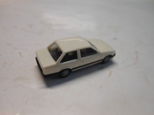 Raro: Opel Corsa A TR portellone bianco di Herpa in 1:87 - Foto 2 di 3