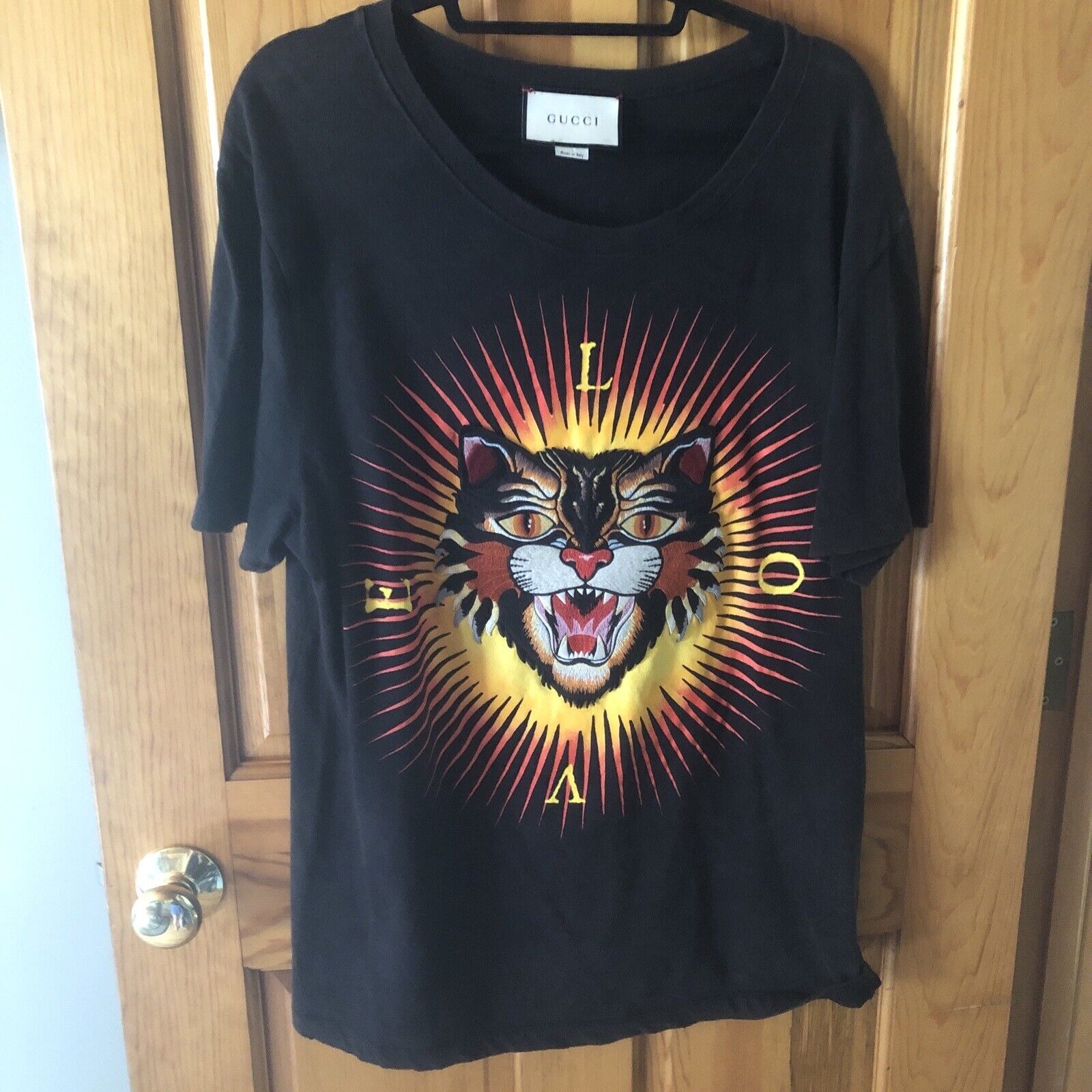 Authentic Gucci Love Tiger Logo Brand Black distressed T Shirt