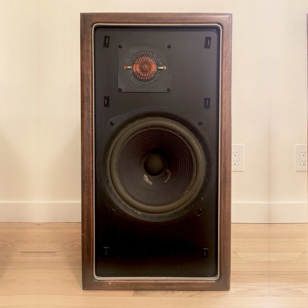 Vintage MCM Advent NLA (A4) Bullnose Walnut Speakers *Clean! *Refoamed! image 17