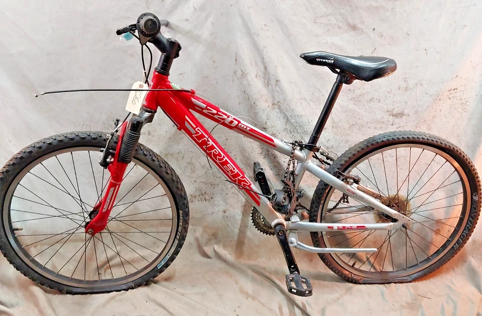 Bicicleta Trek MT220 2010 24" para niños pequeña 12" suspensión delantera rígida agarre frenos en V~ Foto 2 de 4