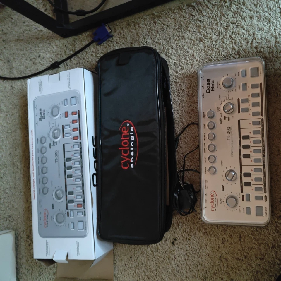 Cyclone Analogic TT303 TT-303 Bass Bot Bassbot V2 TB-303 DEMO - PERFECT CIRCUIT - Image 2 of 3