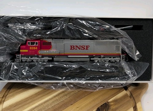 Locomotora Athearn Genesis SD75I BNSF G6147 8284 NUEVA EN CAJA | Zustand: New