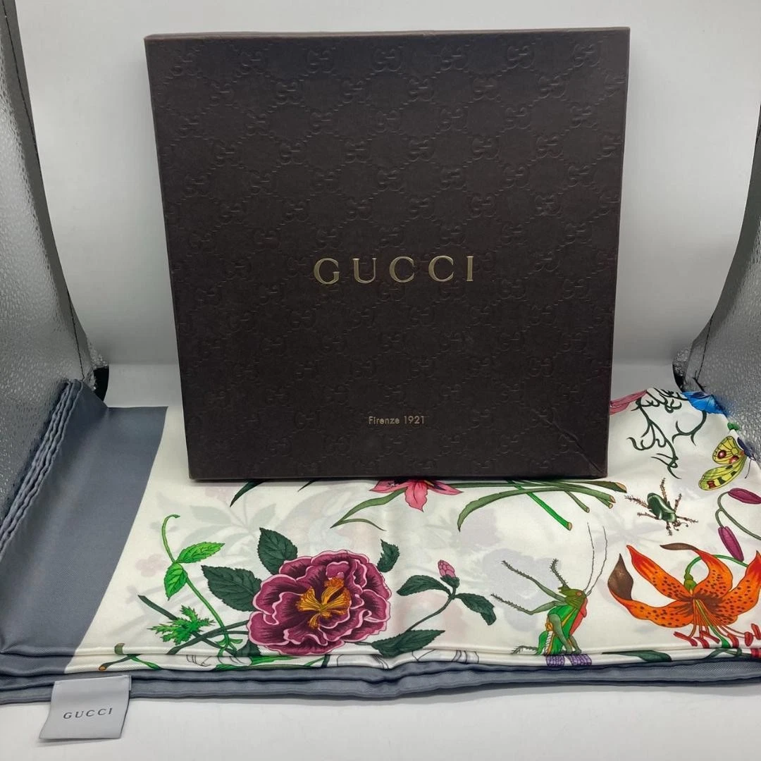 Foulard GUCCI Flora gris soie
