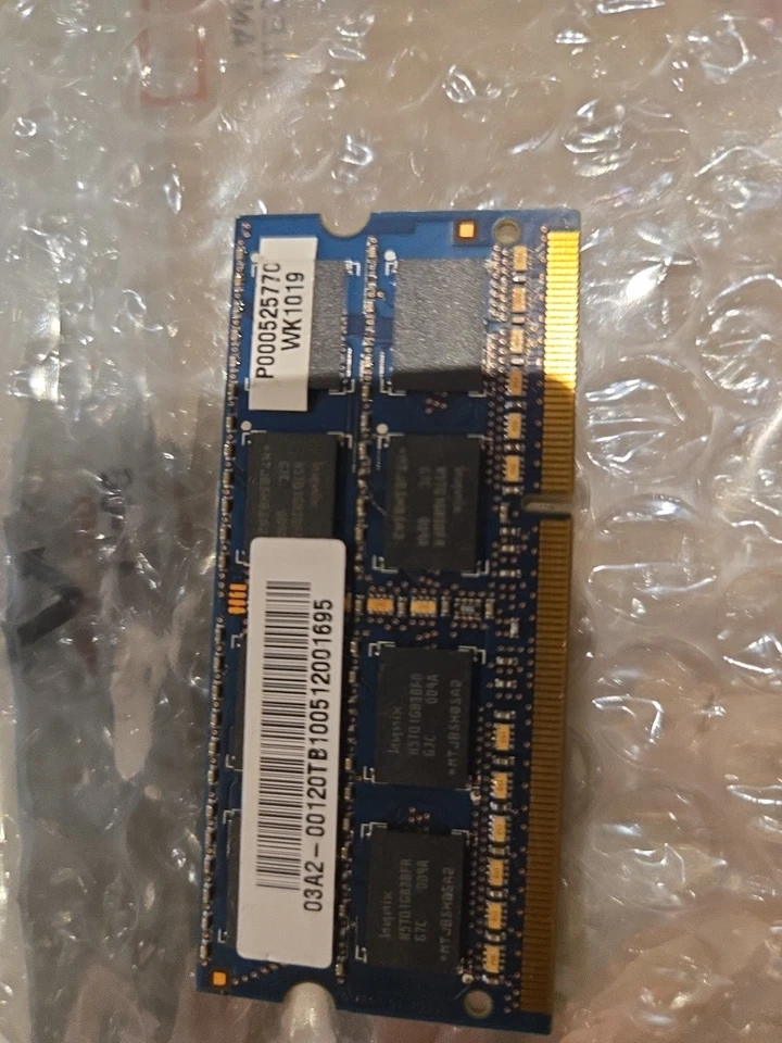 Hynix HMT125S6TFR8C 2GB DDR3 PC3-8500S SO-DIMM 1066MHz Laptop Memory - Image 2 of 2