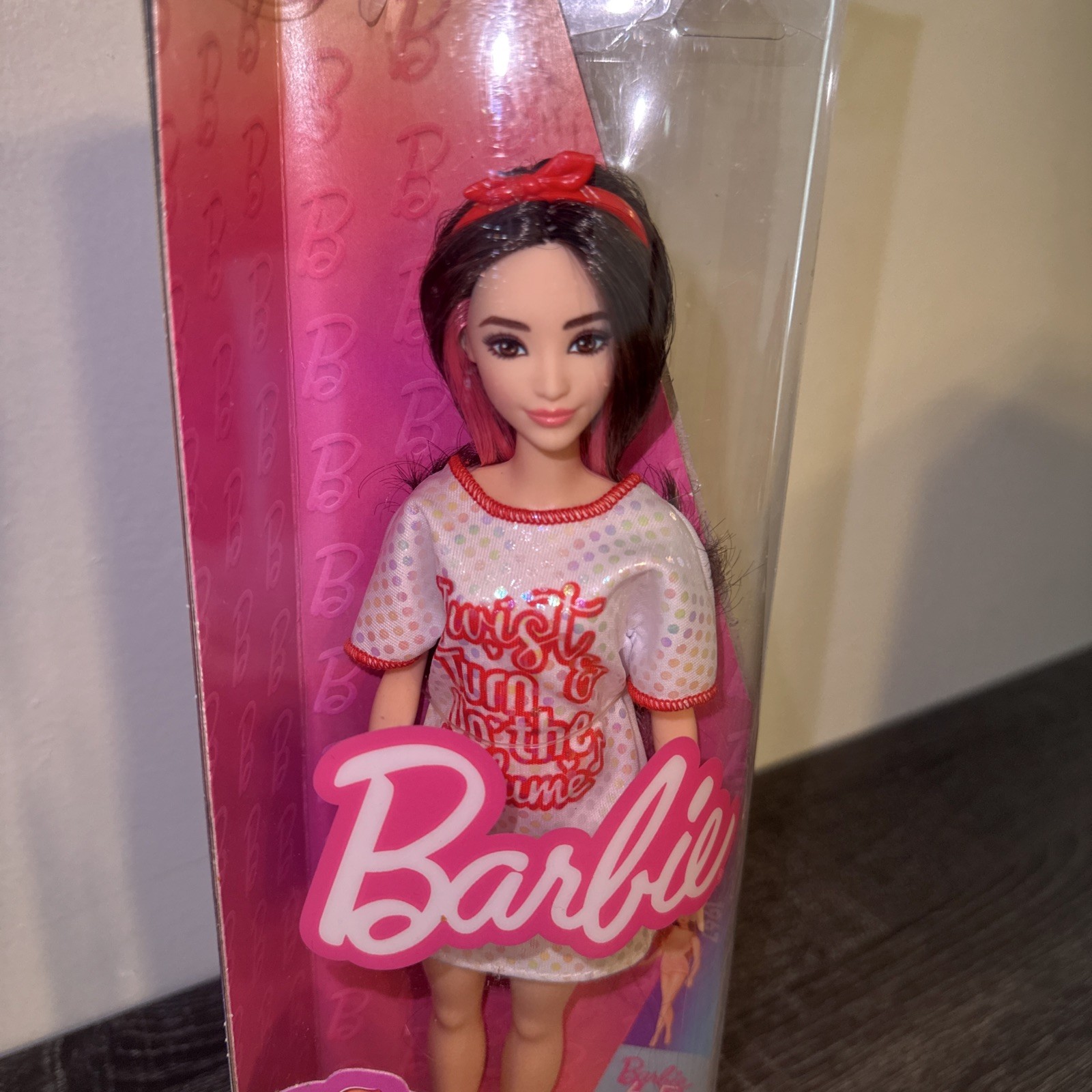 NEW Barbie Fashionistas Fashion Doll,  Twist ‘n’ Turn Mesh Dress